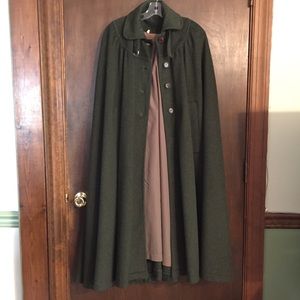 Sleek forest green cape!